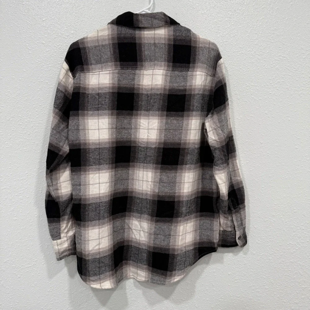 Old Navy The Boyfriend Shirt Black White Grey Plaid Flannel Button Down Medium - Picture 2 of 8